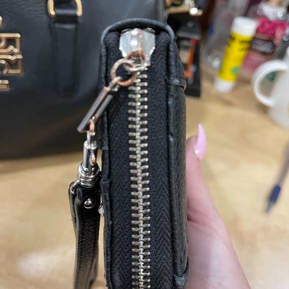 Guess zippered wallet - Picture 3 of 6